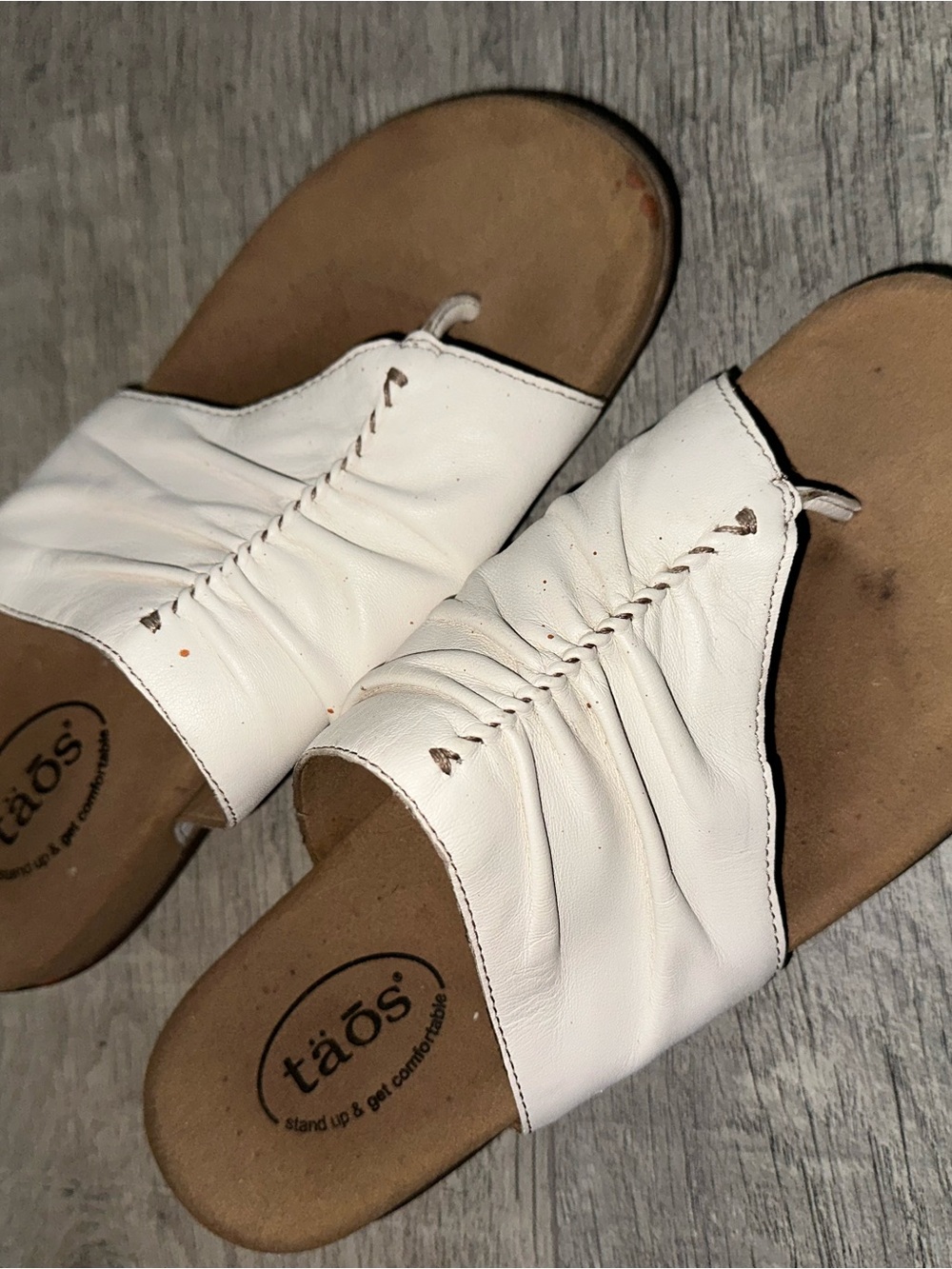 Taos Footwear White Leather Ruched Slide Mules